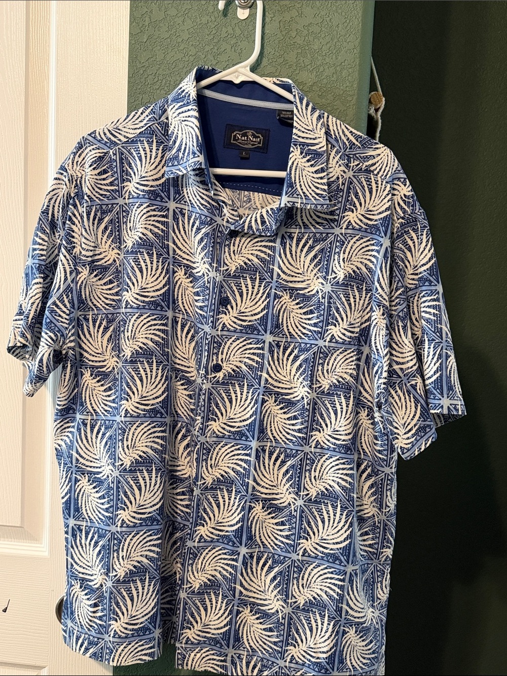 Nat Nast Blue and White Palm-Print Short Sleeve Button-Down Shirt